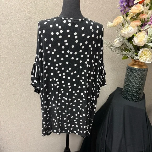 Cato 26/28W Black White Polka Dot Ruffle Sleeve Tunic Top Plus Size Chic - Picture 3 of 8